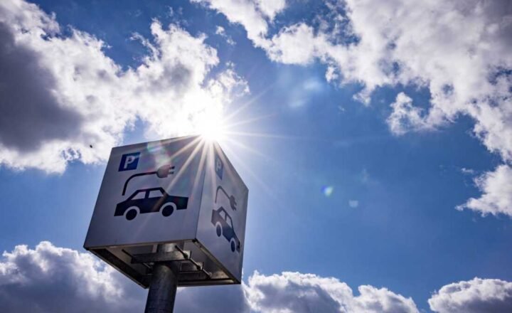 How Long Do EV Batteries Actually Last in 2026?